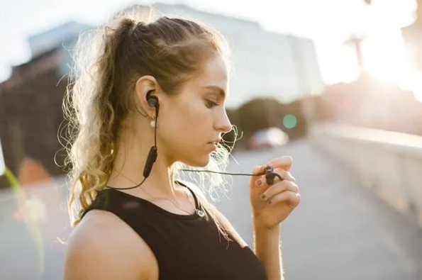 Športové Bluetooth slúchadlá do uší 1MORE E1018BT