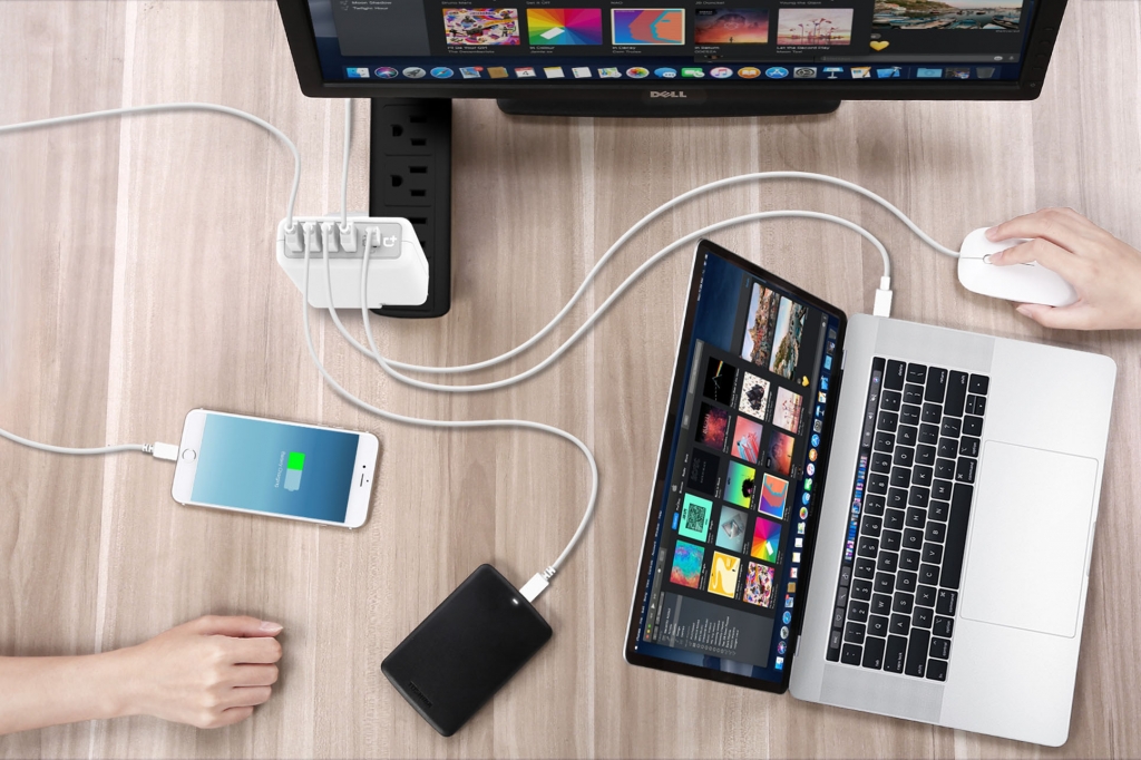 DockCase P1 HD 61 pre MacBook Pro 13 ", 2x USB 3.0, HDMI, USB-C