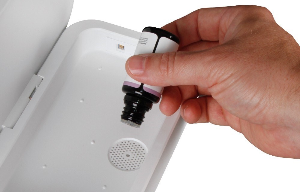 UV sterilizátor IMMAX UV-C pro respirátory s QI nabíjením