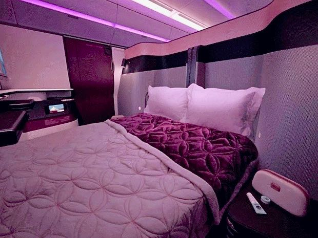 čalouněná postel quatar airlines