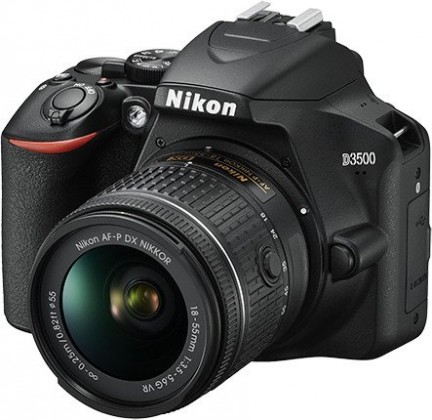Digitální zrcadlovka Nikon D3500 + objektiv 18-105mm, černá